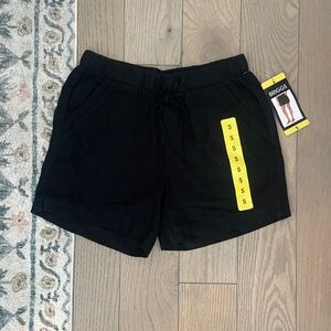 Briggs New York Women's Black Cargo Shorts